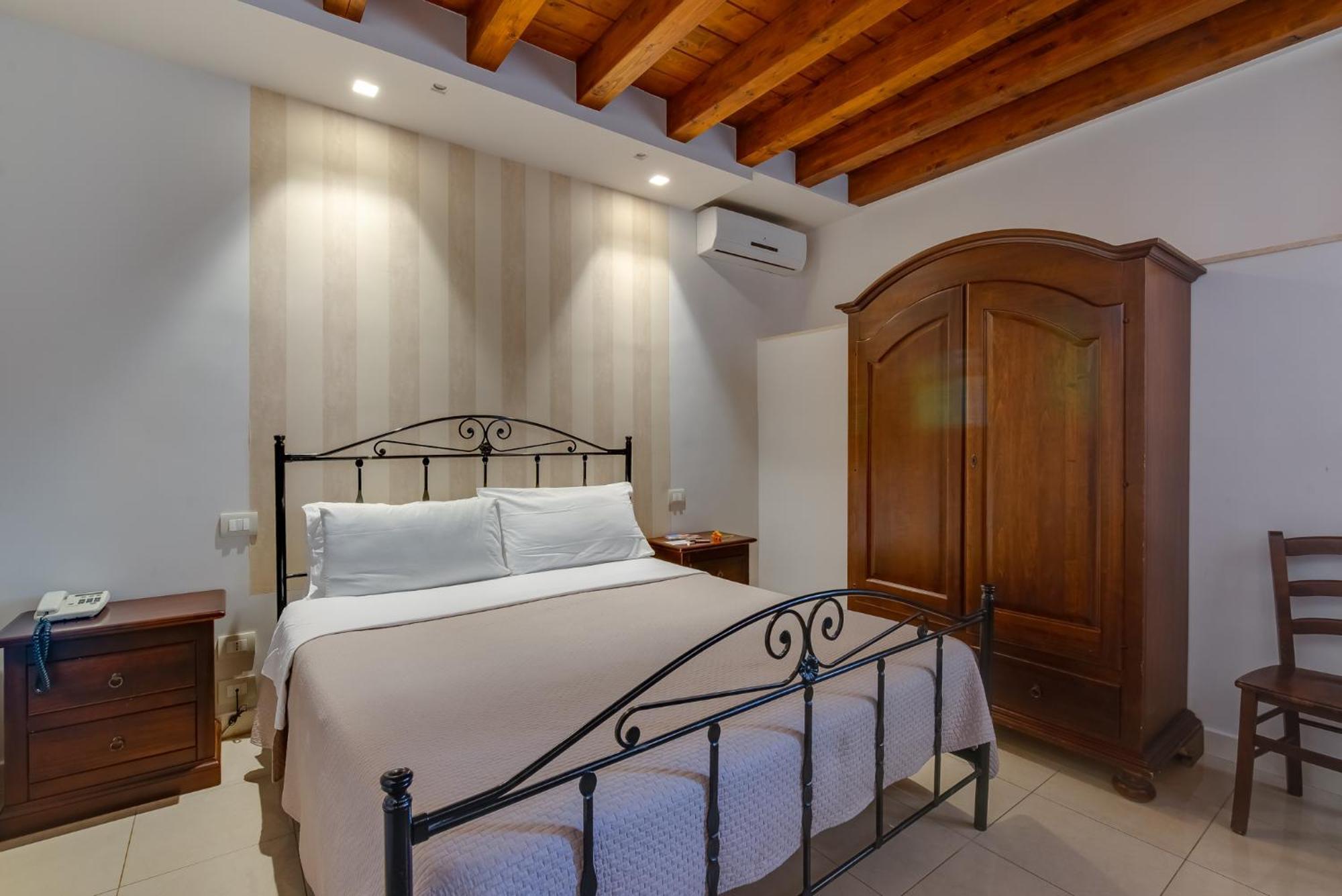 שאקה Hotel Aliai מראה חיצוני תמונה