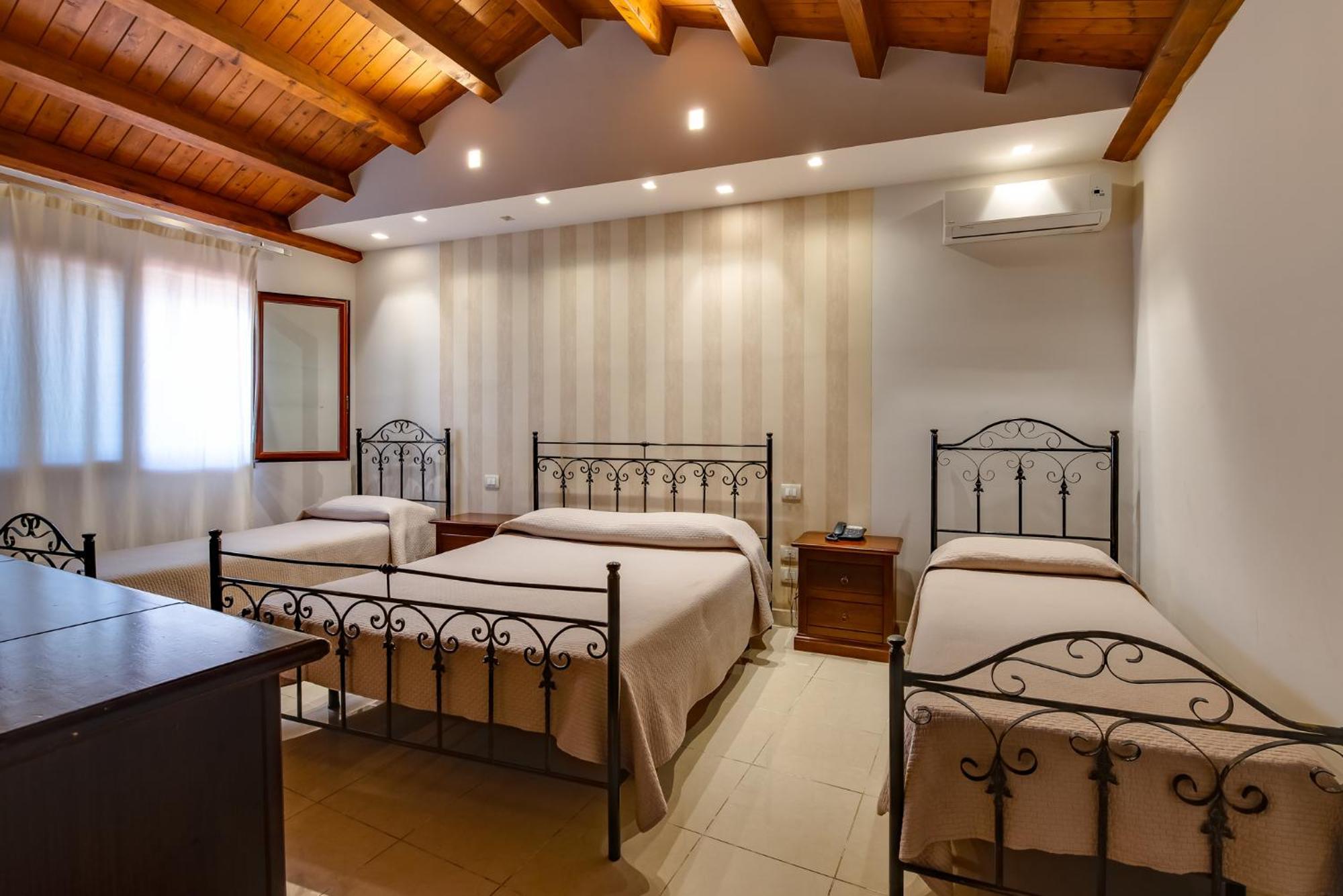 שאקה Hotel Aliai מראה חיצוני תמונה